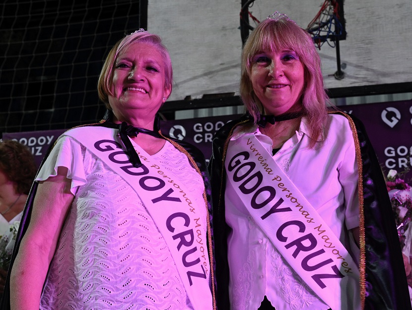 personas mayores reina y virreina